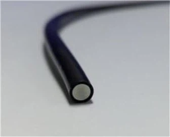 Serat optik teras pepejal dengan jaket PVC hitam